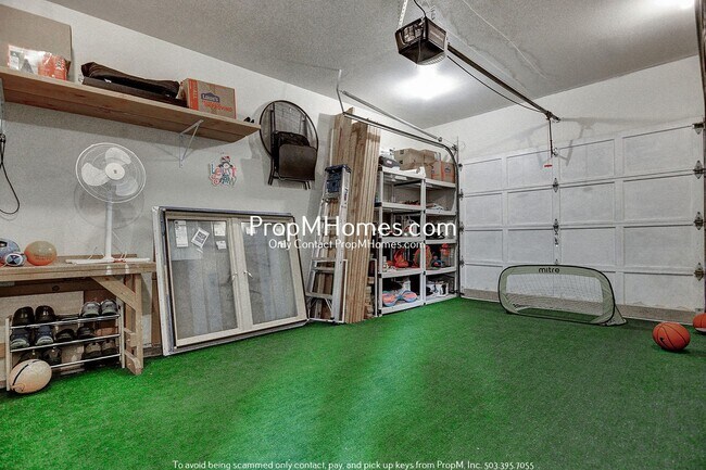 Building Photo - Charming Updated First Addition Cottage!