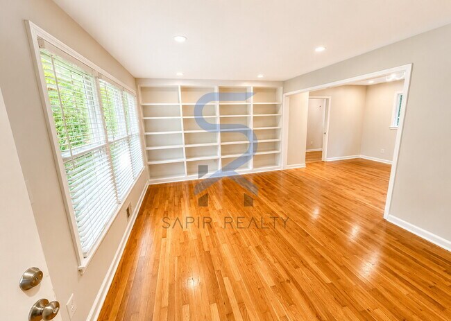 Building Photo - PRELEASING! Spacious & Stunning 5BR/3BA in the Heart of North Druid Hills