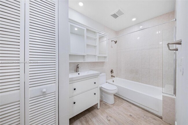 Building Photo - 20945 Bay Ct