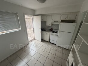 Building Photo - 10108 Comanche Rd NE