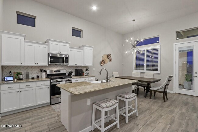 Building Photo - 4556 Marisabel Azcarate St