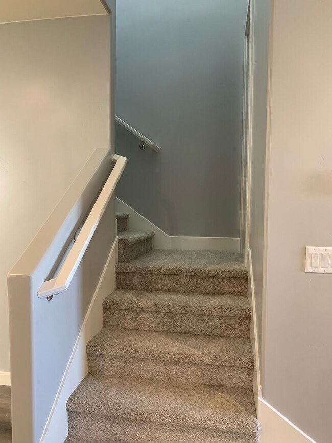 Building Photo - 5690 S Garnet Dr