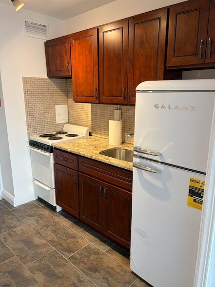 Building Photo - 101 S Raleigh Ave