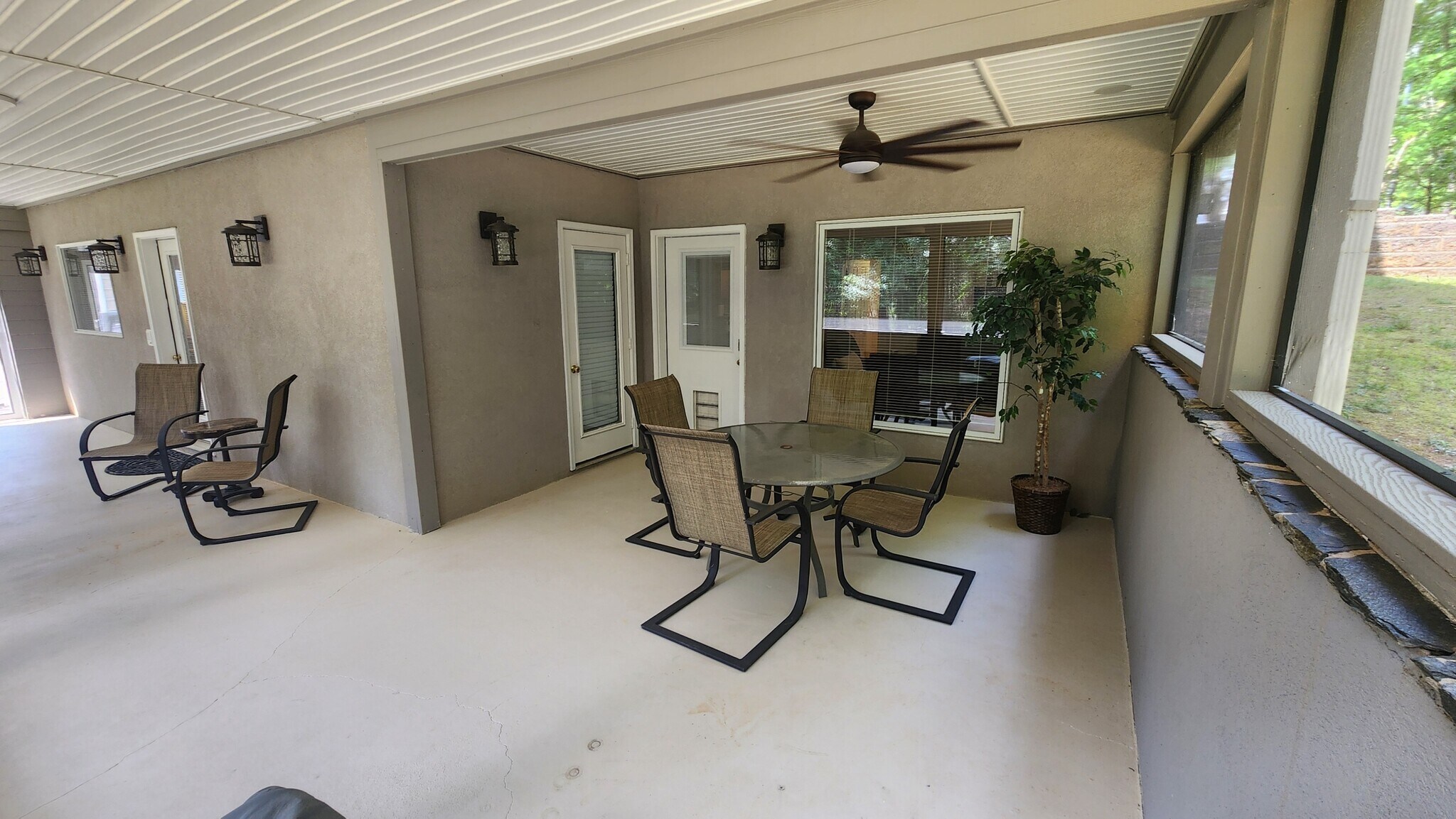 Screened Porch - 6576 Johnson Cir