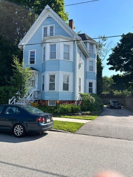 Building Photo - 123 Wibird St
