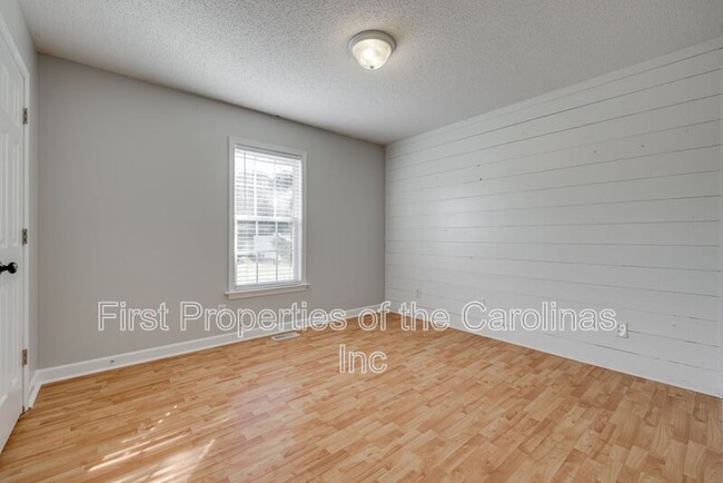 Building Photo - 1111 Quail Haven Dr