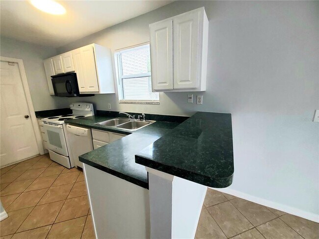 Building Photo - 75 Atlantic Oaks Cir