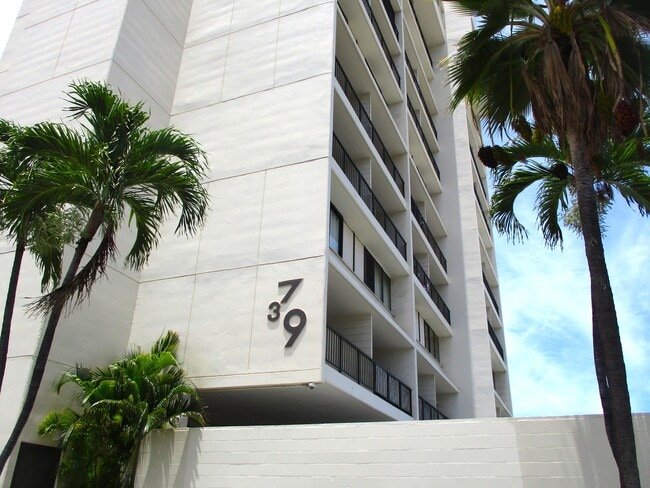 Building Photo - 739 Hausten St