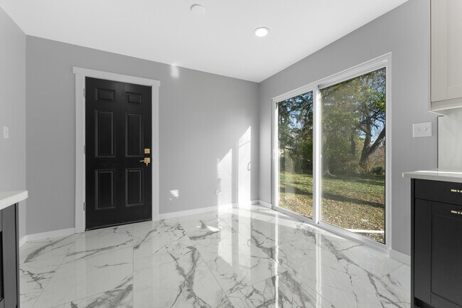 Building Photo - 2N359 Mildred Ave