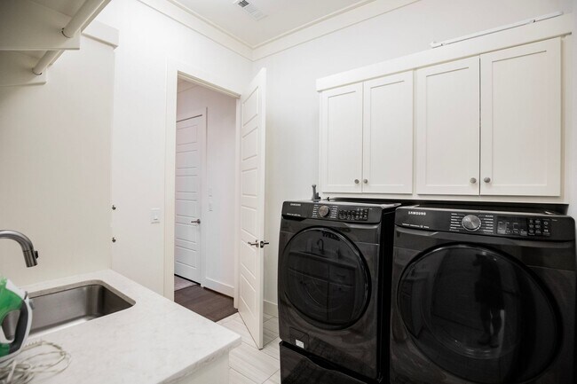 Building Photo - 8707 W Flycatcher Pl