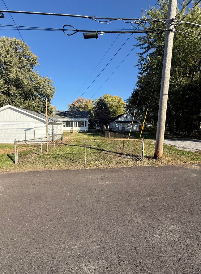 Building Photo - 418 McKinley Ave