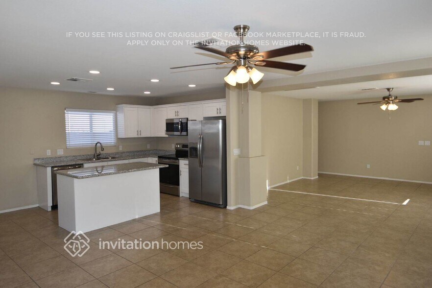 Building Photo - 3215 W Salter Dr