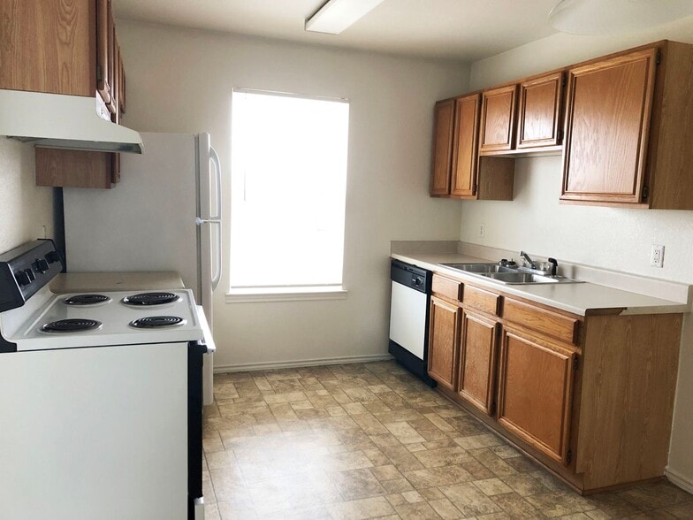 Building Photo - 1504 Windward Dr