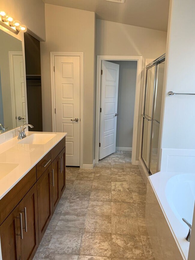 Building Photo - Beautiful 3-BR Home in Washington Fields