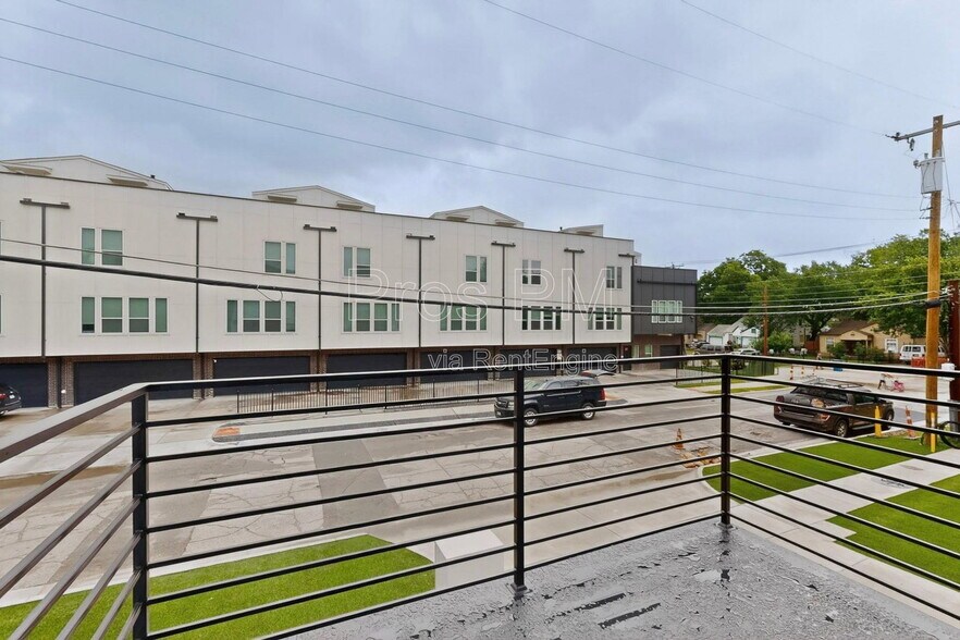 Building Photo - 2226 Shea Rd