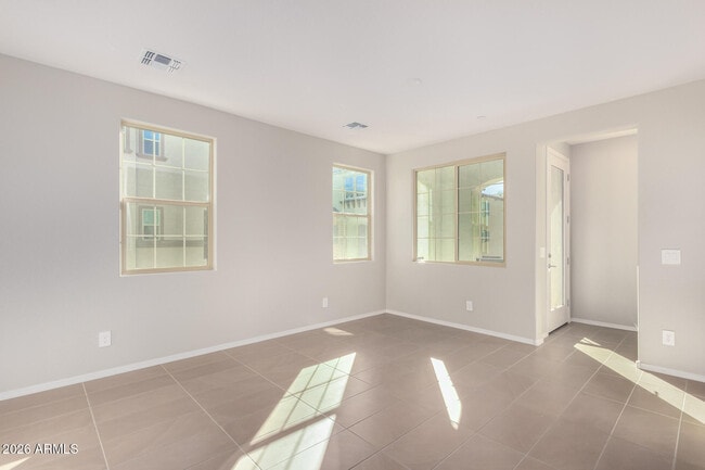 Building Photo - 1677 E Chelsea Ln