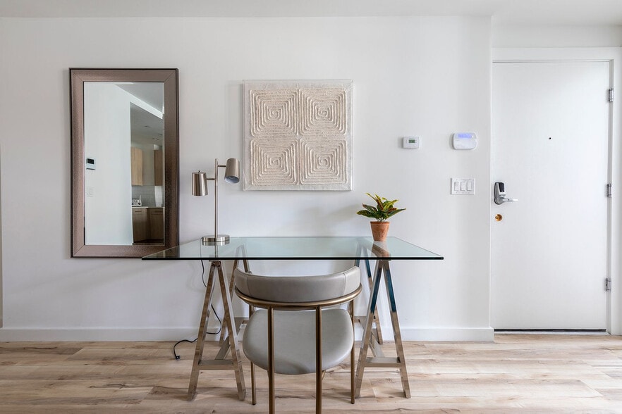 Building Photo - 300 Marshall Dr