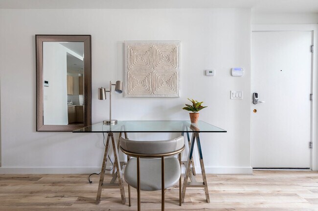 Building Photo - 300 Marshall Dr