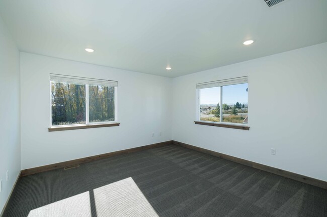Building Photo - 90 Whiskey Wy