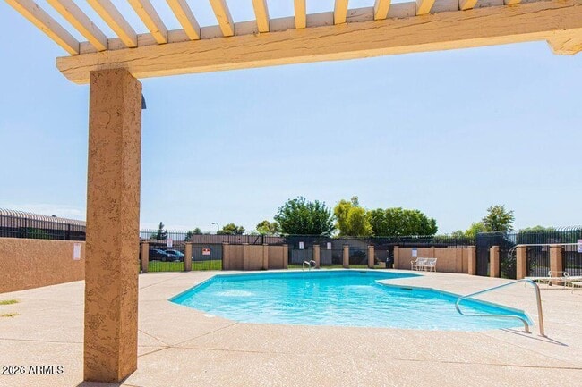 Building Photo - 2642 E Orange St.