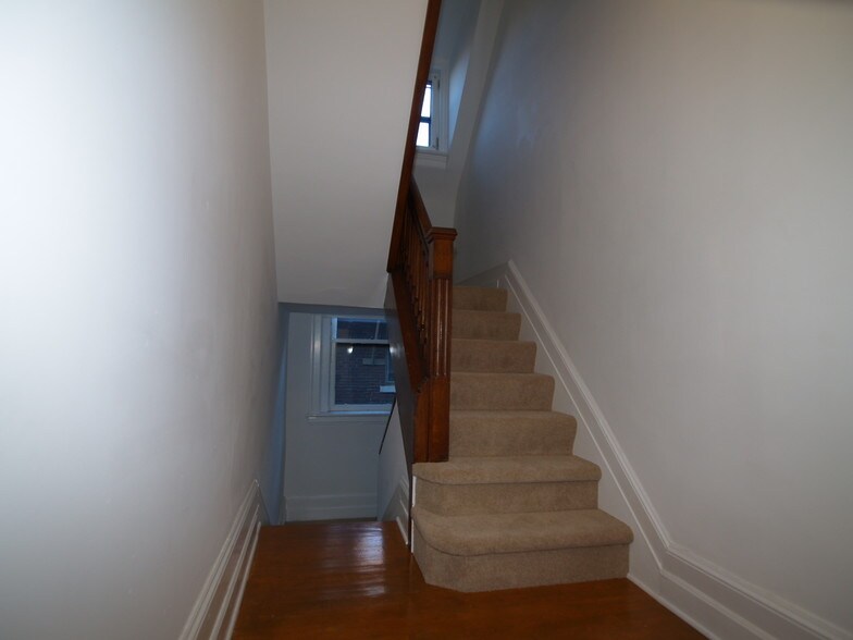 Staircase - 390 Linwood Ave