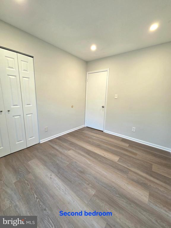 Building Photo - 5815 Cove Landing Rd