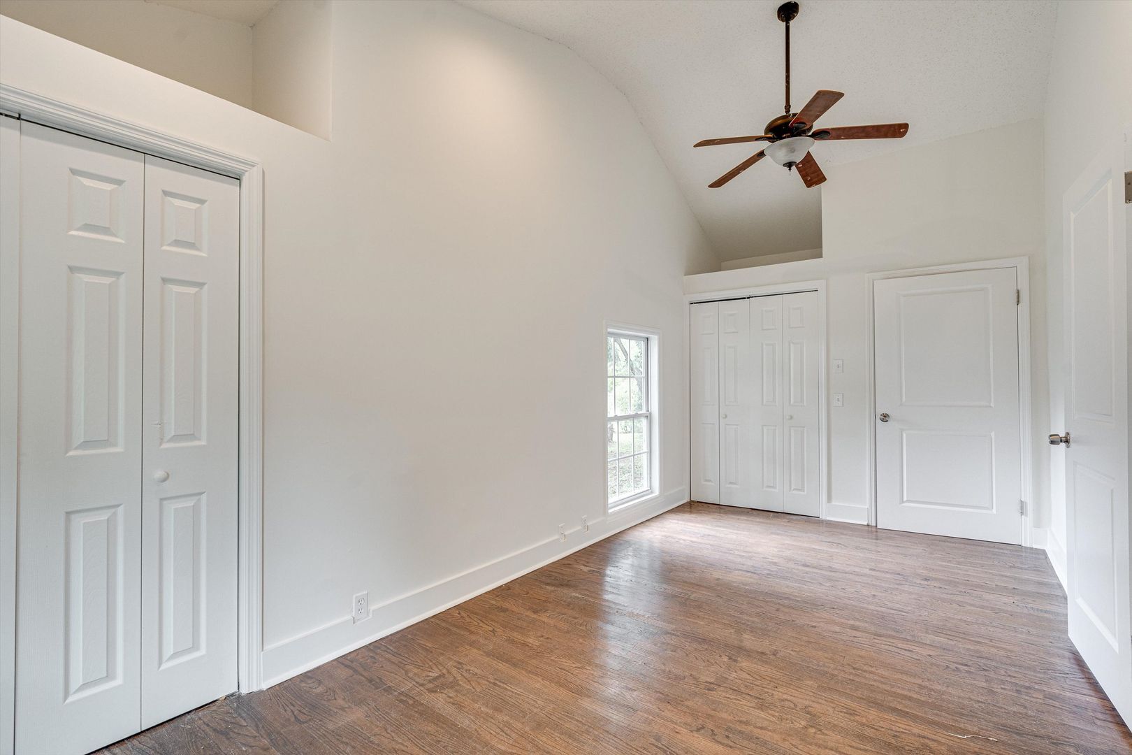 Building Photo - 5004 Club Dr