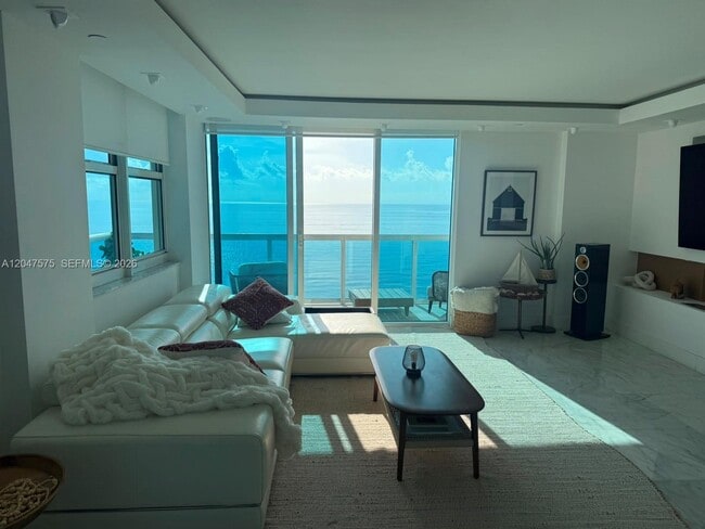 Building Photo - 9201 Collins Ave