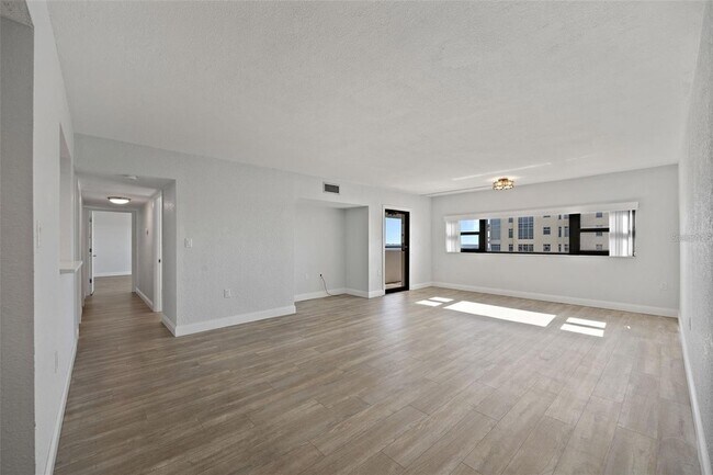 Building Photo - 4141 Bayshore Blvd