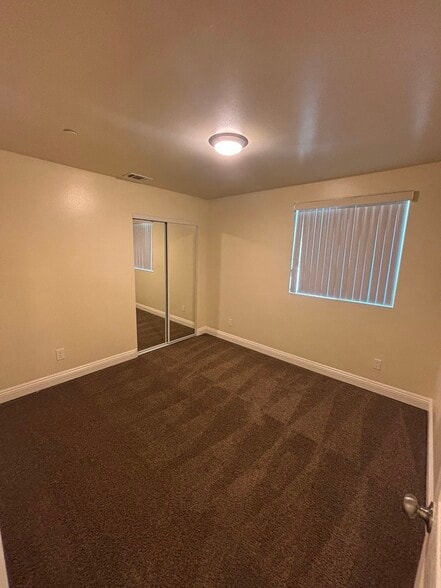Building Photo - 638 W Colden Ave