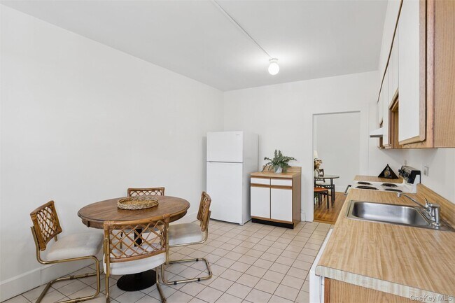 Building Photo - 208 Wheatley Rd