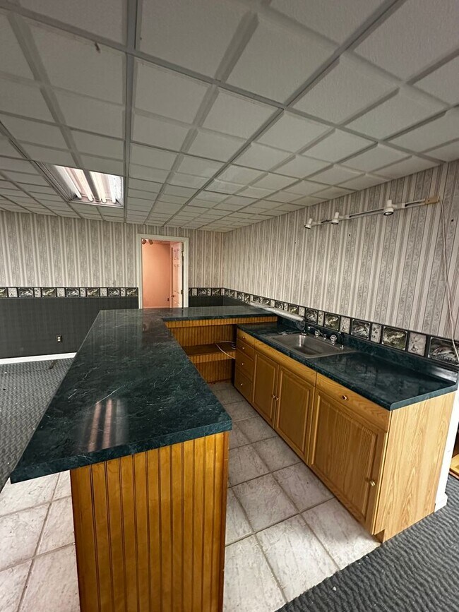 Building Photo - 1250-1254 Evans City Rd