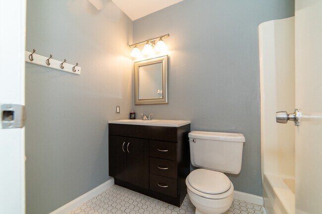 Building Photo - 4866 Milwee St