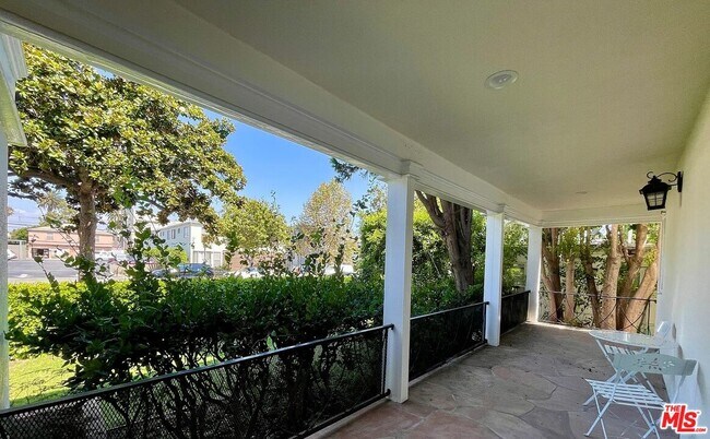 Building Photo - 1212 10th St