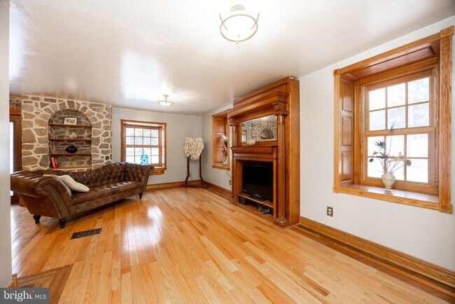 Building Photo - 2568 Pike Ave