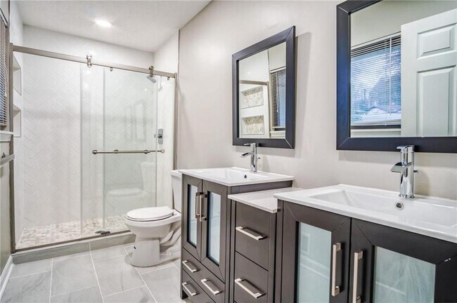 Building Photo - 3888 Viking Ct NW