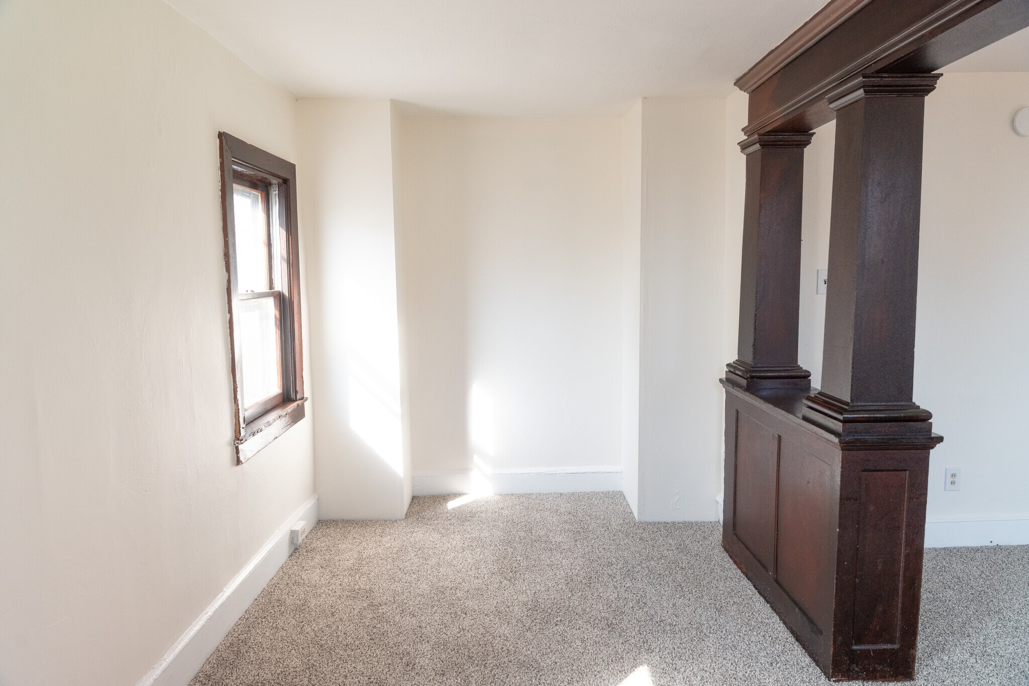 Building Photo - 1005 Railroad St