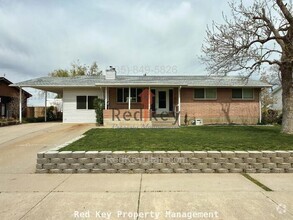 Building Photo - Stansbury Ave Duplex