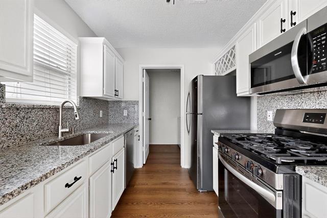 Building Photo - 2864 Hampshire Ln