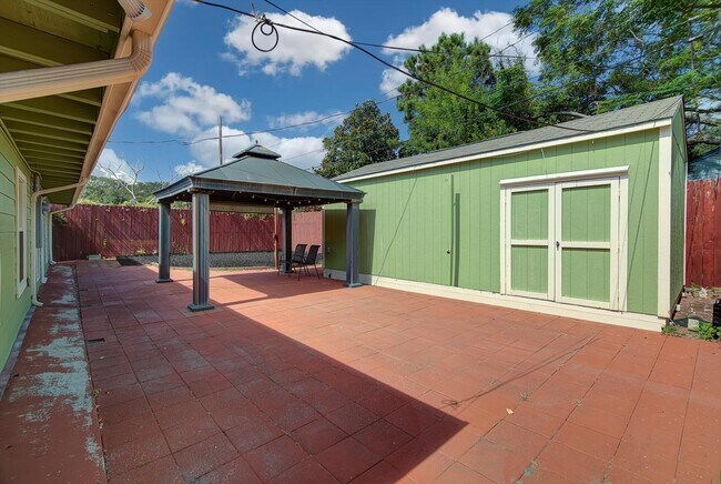 Building Photo - 116 Tarpon Ave