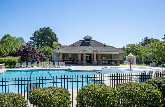 Building Photo - 113 Foxborough Ln