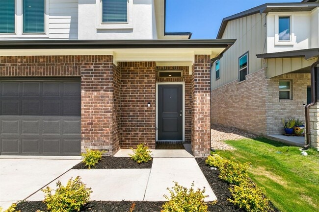 Building Photo - 615 Backstays Lp