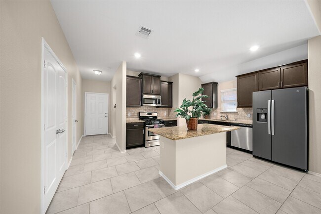 Building Photo - 23626 Legano Dr