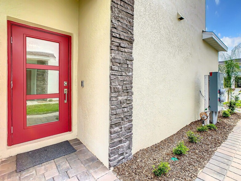 Building Photo - 1083 Splash Shot Pl