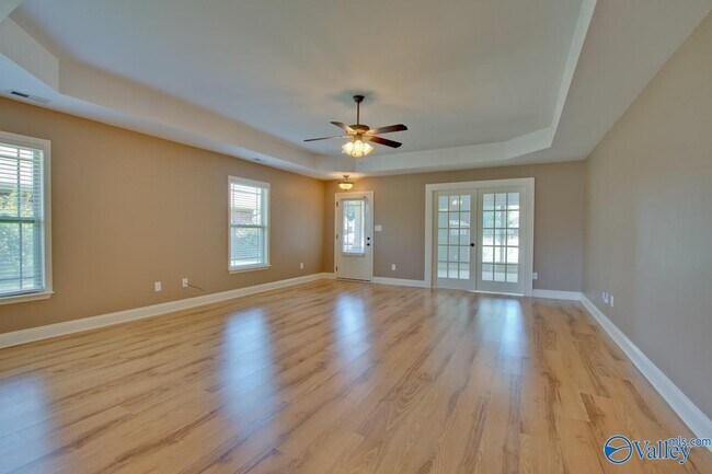 Building Photo - 5010 Montauk Trail SE