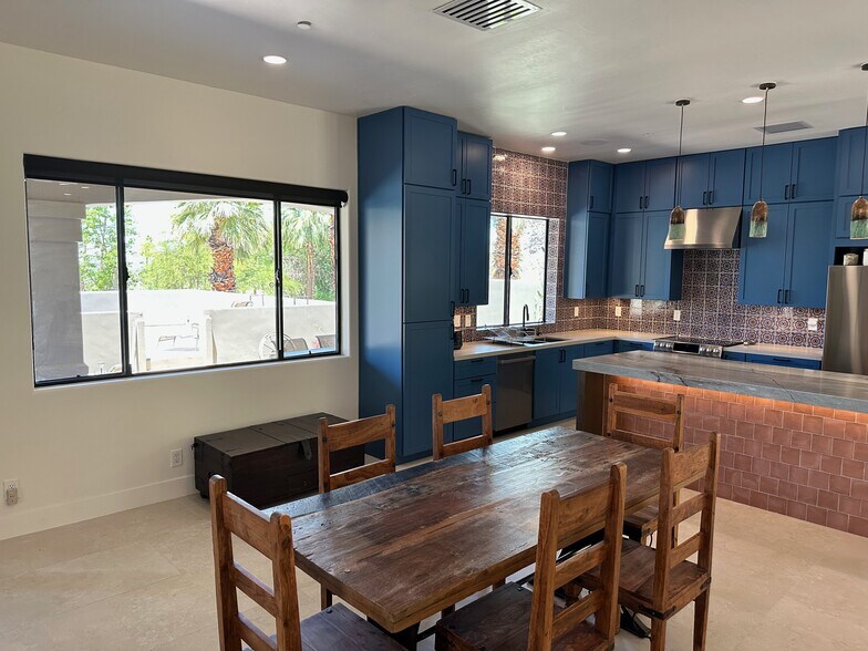 Building Photo - 2800 Cholla Pl