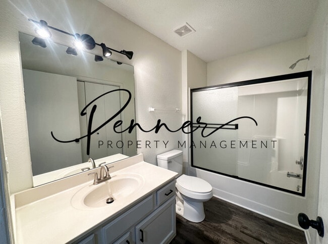 Building Photo - 201 NE Dogwood