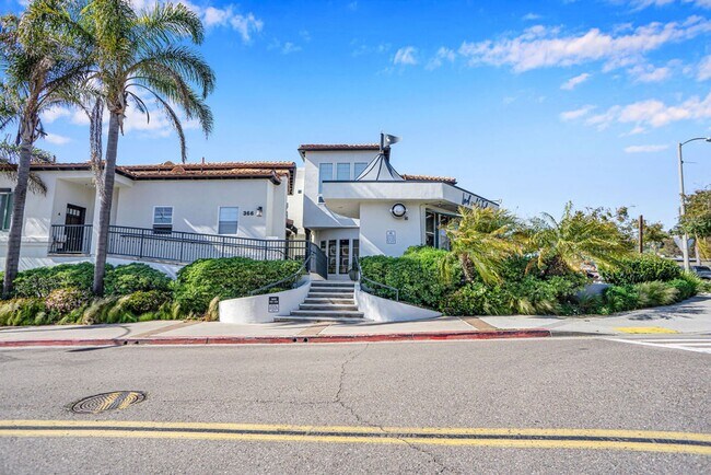 Building Photo - 366 Forward St