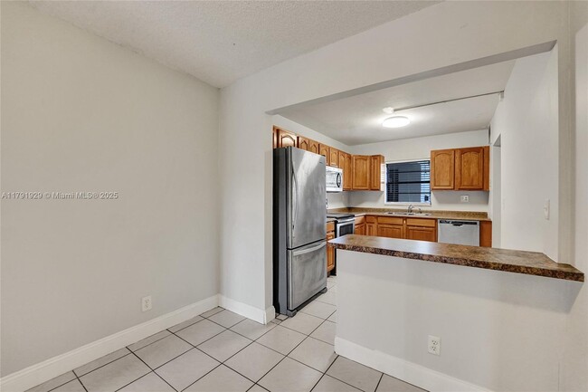 Building Photo - 3158 Coral Springs Dr