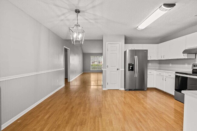 Building Photo - Charming All-Brick Home with Garage & Covered Patio!